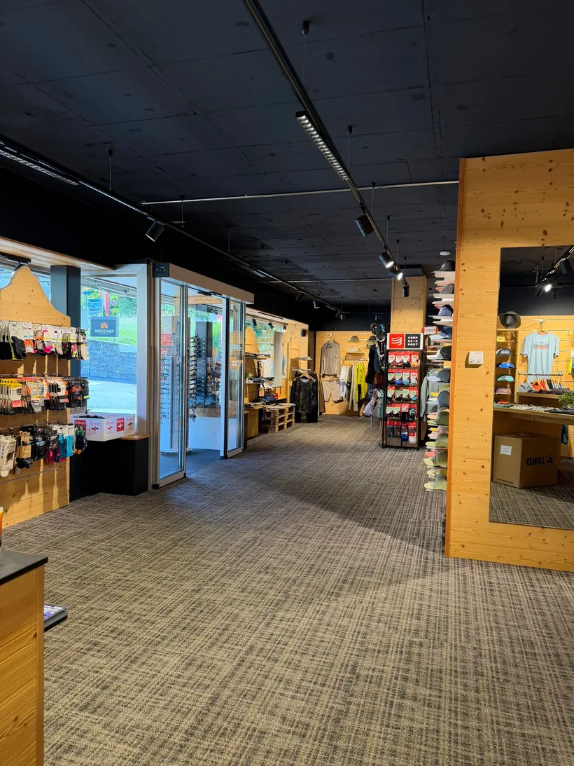 Backdoor Shop 3